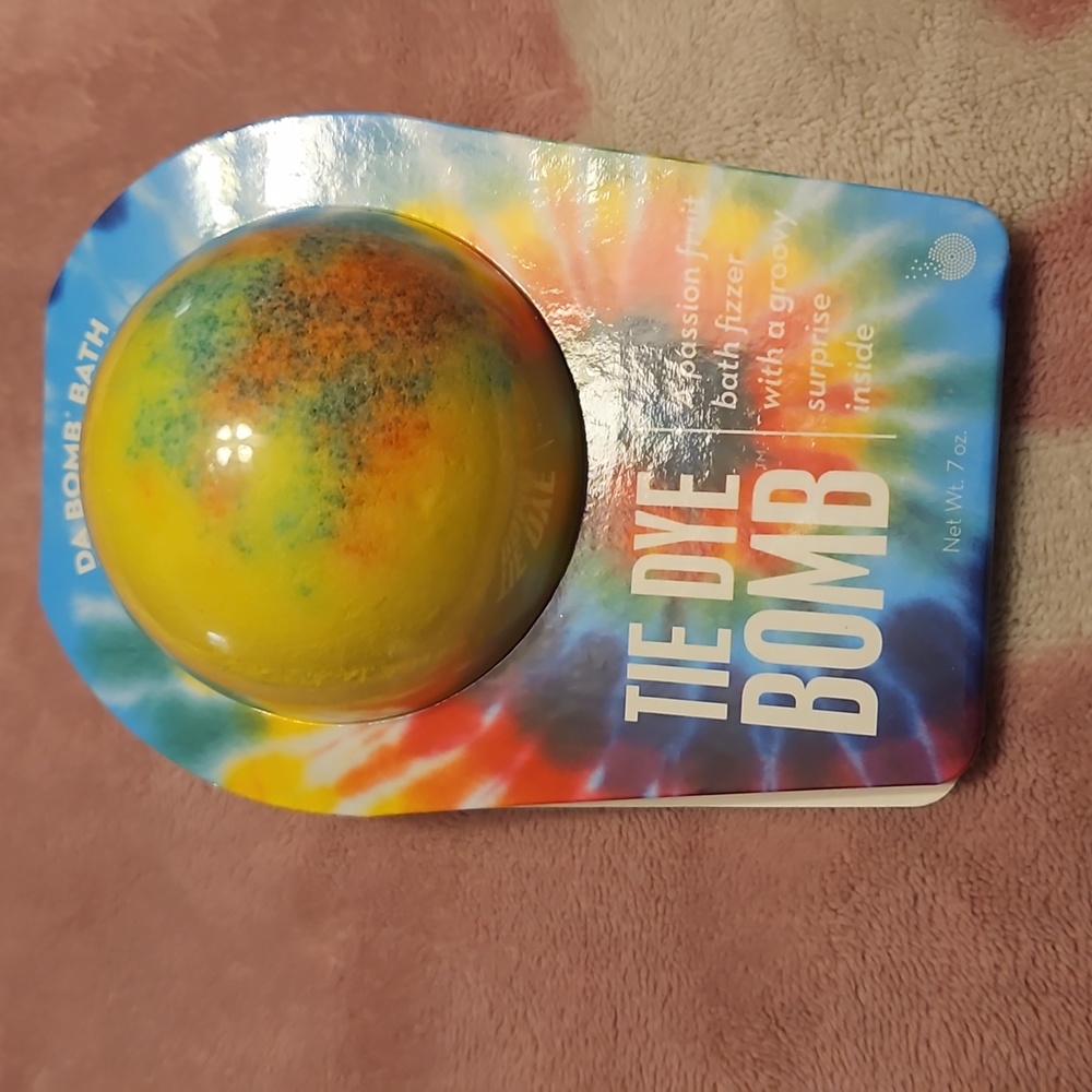 Tie dye bath bomb